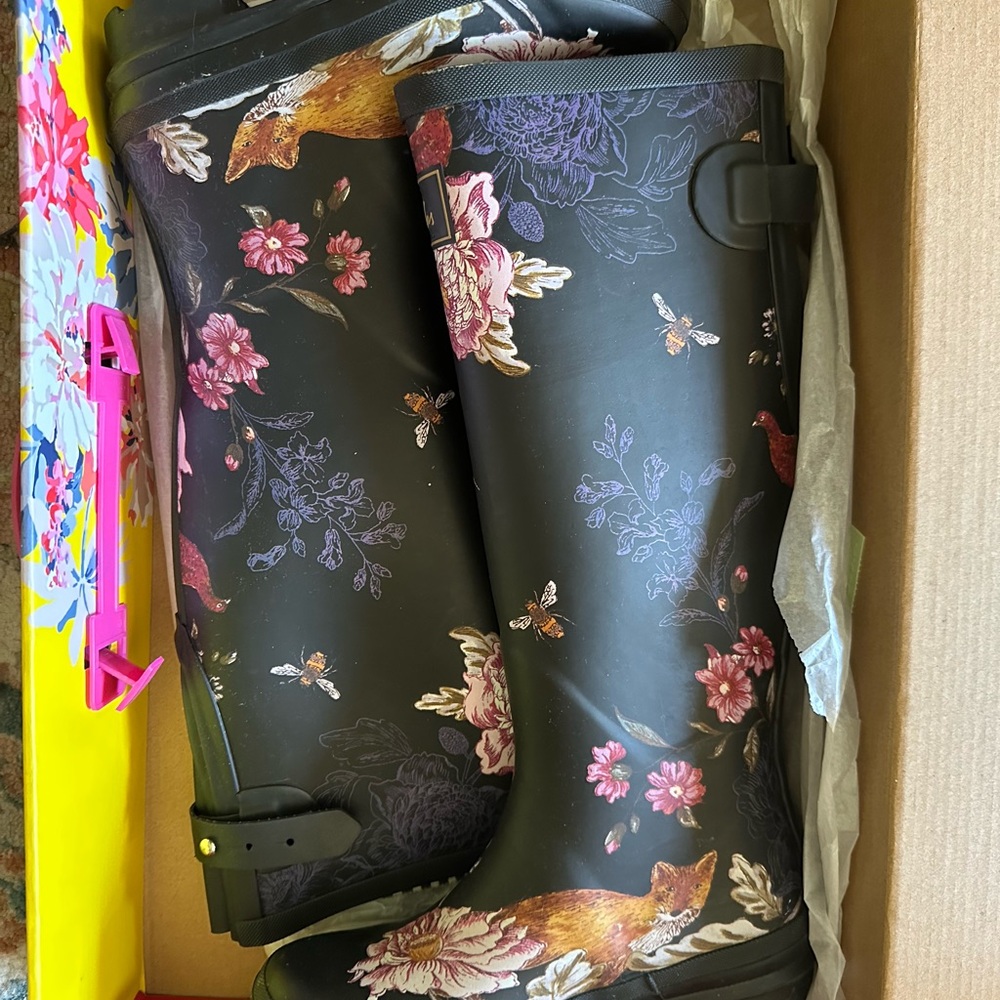 Floral Patterned Rain Boots